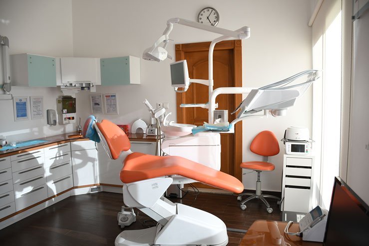 selection of medical devices in a dentists office